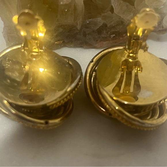 Vintage Gold Tone Chunky Swirl Knot Clip On Earrings - Picture 4 of 4